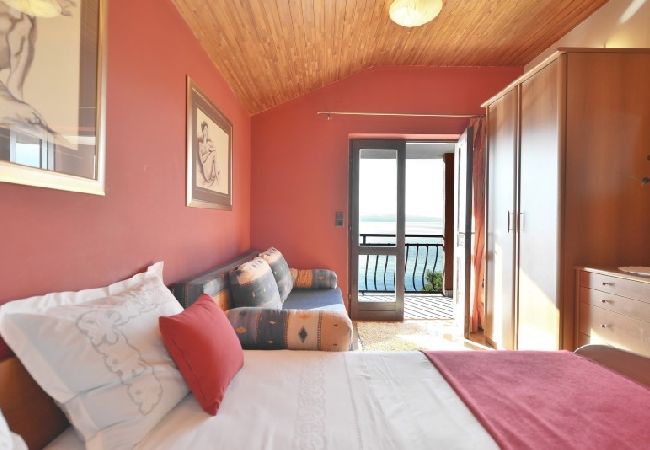 Apartament w Lokva Rogoznica - Apartament w Lokva Rogoznica z Widok na morze, taras, Klimatyzacja, Zmywarka (4184-1) Apartament w Lokva Rogoznica - Apartament w Lokva Rogoznica z Widok na morze, taras, Klimatyzacja, Zmywarka (4184-1)