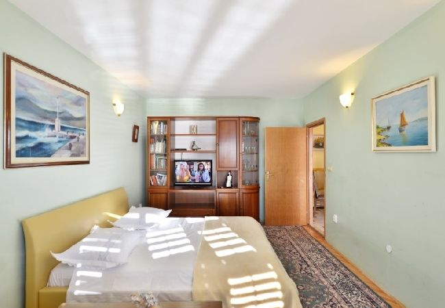 Apartament w Lokva Rogoznica - Apartament w Lokva Rogoznica z Widok na morze, taras, Klimatyzacja, Zmywarka (4184-2) Apartament w Lokva Rogoznica - Apartament w Lokva Rogoznica z Widok na morze, taras, Klimatyzacja, Zmywarka (4184-2)