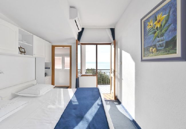 Apartament w Lokva Rogoznica - Apartament w Lokva Rogoznica z Widok na morze, taras, Klimatyzacja, Zmywarka (4184-2) Apartament w Lokva Rogoznica - Apartament w Lokva Rogoznica z Widok na morze, taras, Klimatyzacja, Zmywarka (4184-2)