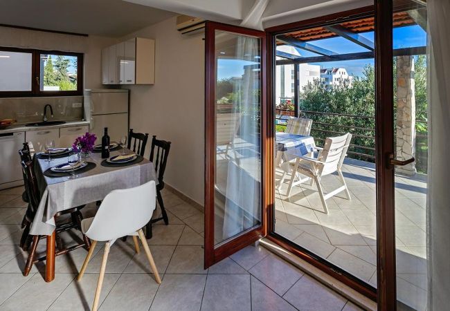 Apartament w Rogoznica - Apartament w Rogoznica z taras, Klimatyzacja, WIFI, Zmywarka (3338-2) Apartament w Rogoznica - Apartament w Rogoznica z taras, Klimatyzacja, WIFI, Zmywarka (3338-2)