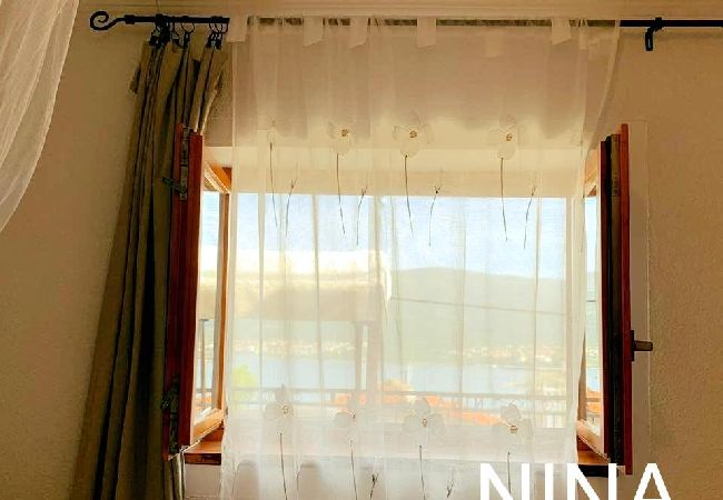 Apartament w Donji Karin - Apartament w Karin Gornji z Widok na morze, taras, Klimatyzacja, WIFI (4207-3) Apartament w Donji Karin - Apartament w Karin Gornji z Widok na morze, taras, Klimatyzacja, WIFI (4207-3)