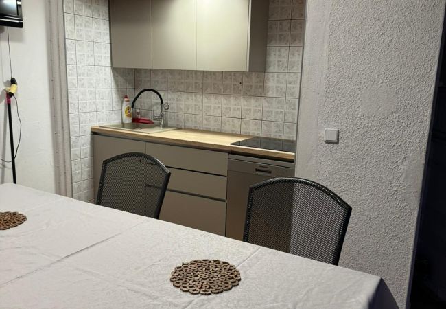 Apartament w Seline - Apartament w Seline z widokiem na morze, tarasem, W-LAN, pralką (4209-2) Apartament w Seline - Apartament w Seline z widokiem na morze, tarasem, W-LAN, pralką (4209-2)