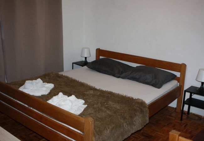 Apartament w Seline - Apartament w Seline z widokiem na morze, tarasem, W-LAN, pralką (4209-2) Apartament w Seline - Apartament w Seline z widokiem na morze, tarasem, W-LAN, pralką (4209-2)