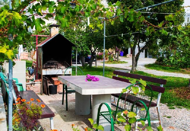 Apartament w Seline - Apartament w Seline z widokiem na morze, tarasem, klimatyzacją, Wi-Fi (4209-3) Apartament w Seline - Apartament w Seline z widokiem na morze, tarasem, klimatyzacją, Wi-Fi (4209-3)