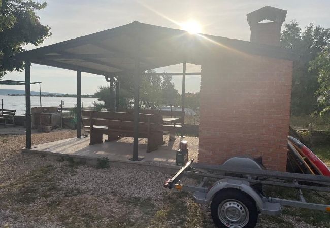 Apartament w Seline - Apartament w Seline z widokiem na morze, tarasem, klimatyzacją, Wi-Fi (4209-3) Apartament w Seline - Apartament w Seline z widokiem na morze, tarasem, klimatyzacją, Wi-Fi (4209-3)