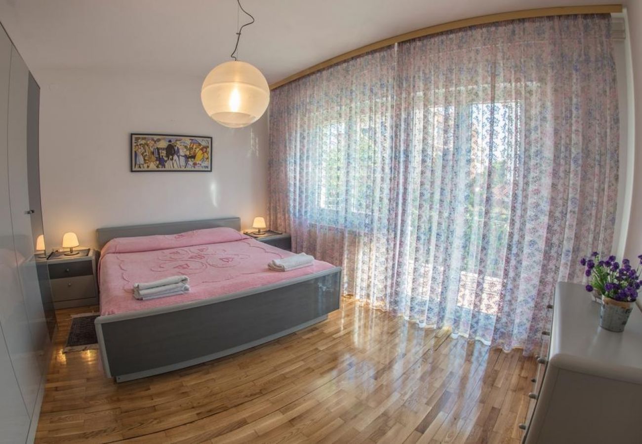 Apartament w Banjole - Apartament w Banjole z balkon, Klimatyzacja, WIFI (4211-1)