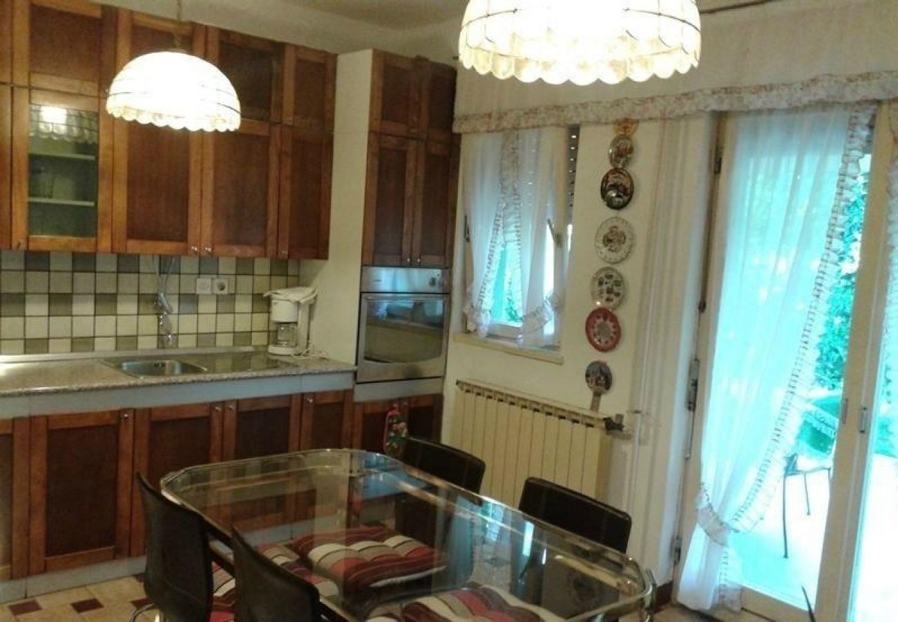 Apartament w Banjole - Apartament w Banjole z taras, Klimatyzacja, WIFI (4211-2)