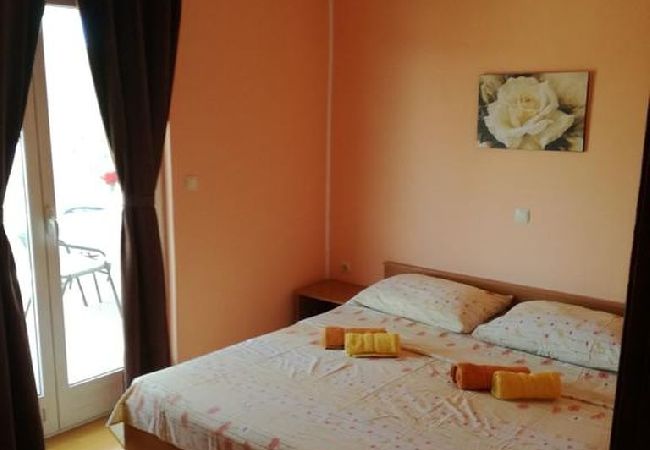 Apartament w Kampor - Apartament w Kampor z taras, Klimatyzacja, WIFI (4235-3) Apartament w Kampor - Apartament w Kampor z taras, Klimatyzacja, WIFI (4235-3)