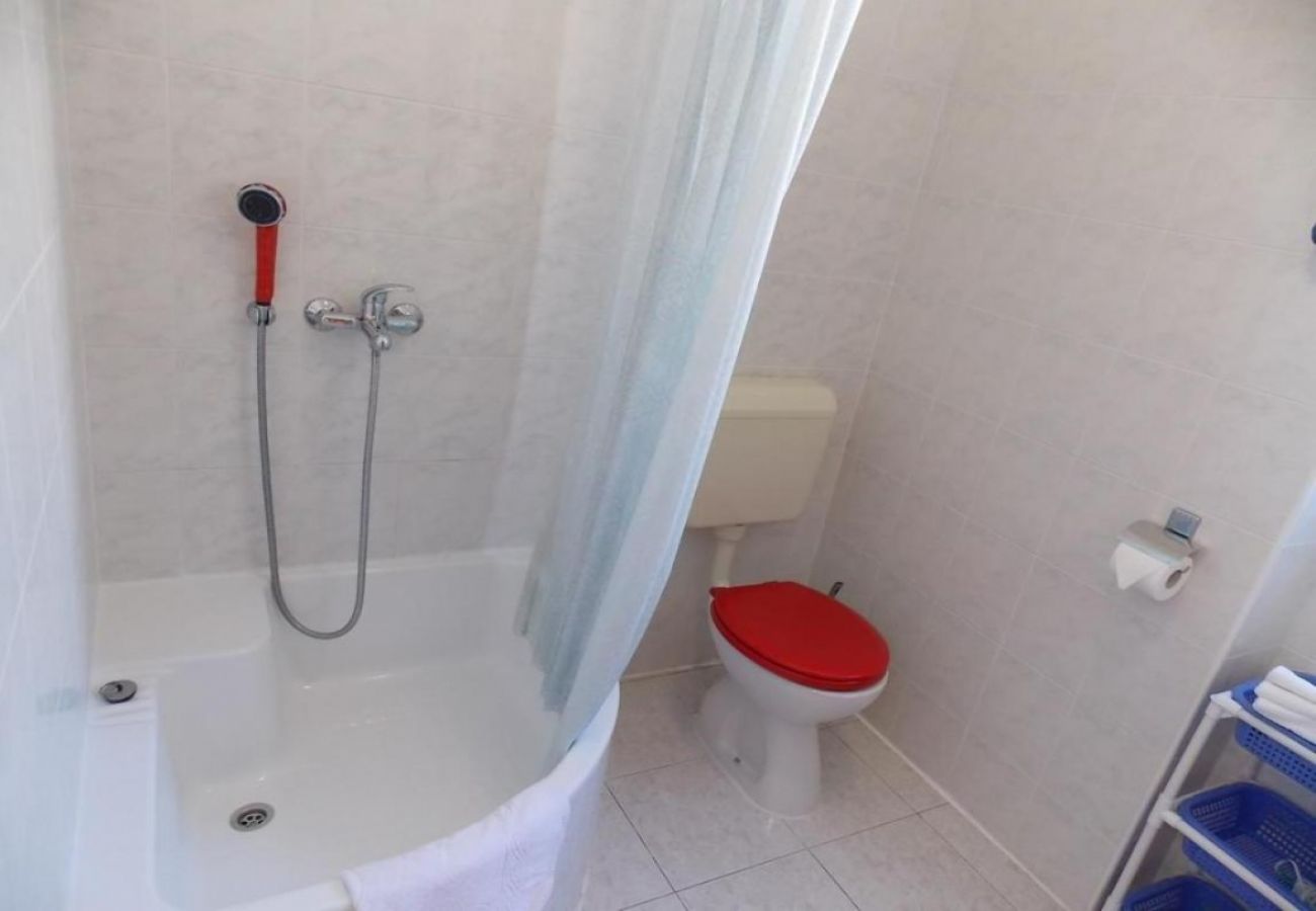 Apartament w Trogir - Apartament w Trogir z Widok na morze, balkon, Klimatyzacja, WIFI (4236-1)