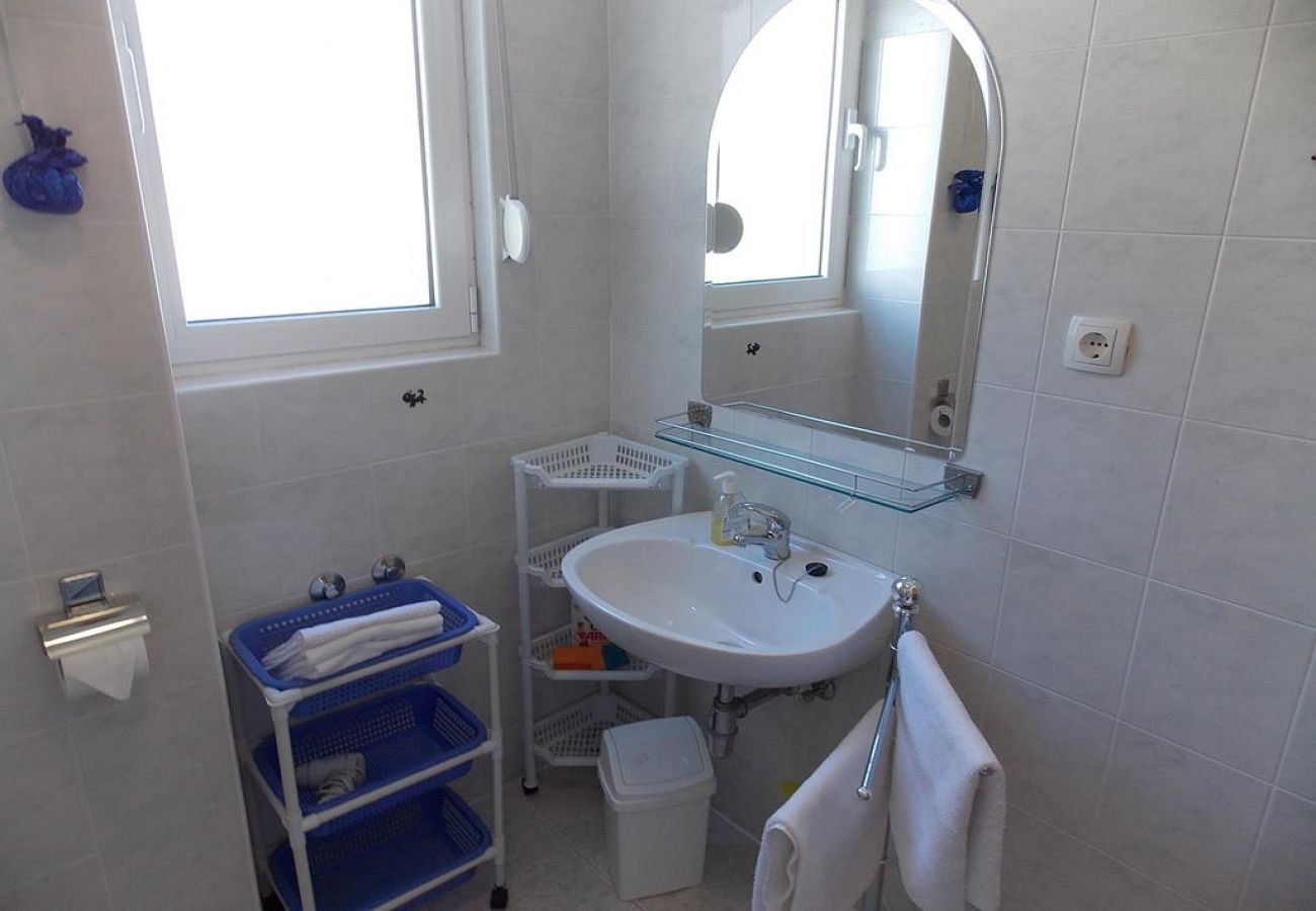 Apartament w Trogir - Apartament w Trogir z Widok na morze, balkon, Klimatyzacja, WIFI (4236-1)