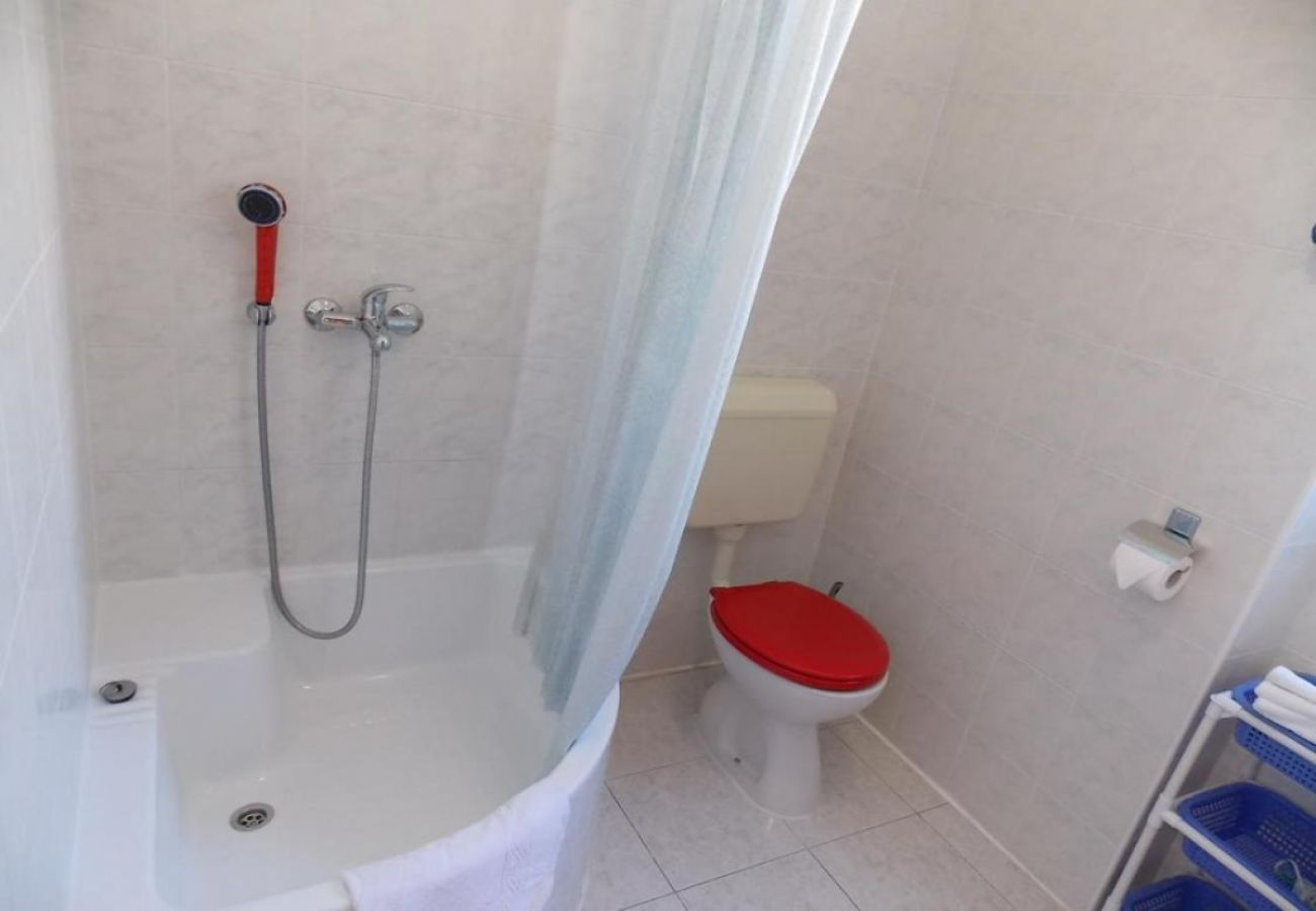 Apartament w Trogir - Apartament w Trogir z Widok na morze, balkon, Klimatyzacja, WIFI (4236-2)