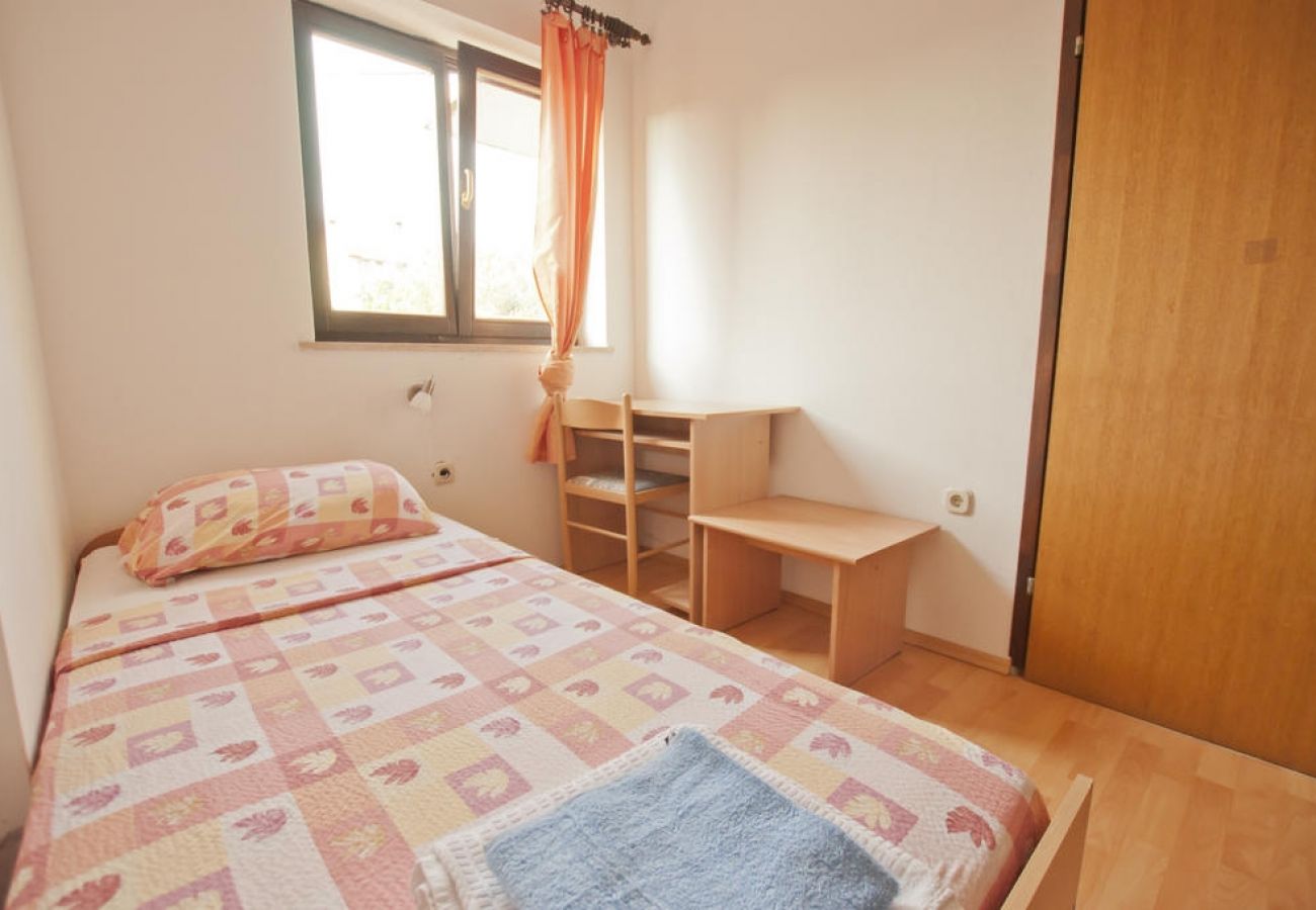 Apartament w Cres - Apartament w Cres z Widok na morze, balkon, Klimatyzacja, WIFI (4249-1)