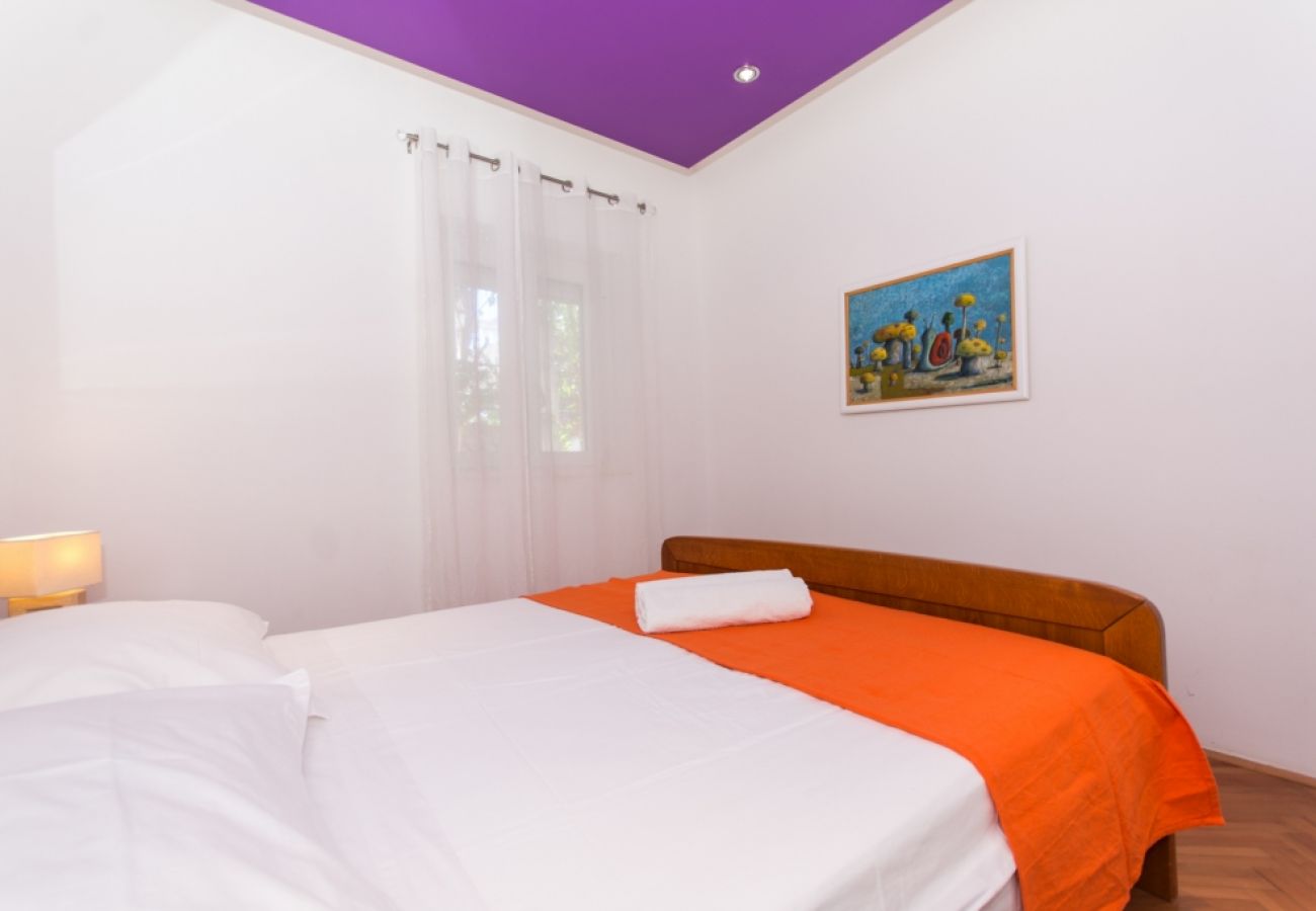 Apartament w Trogir - Apartament w Trogir z Widok na morze, taras, Klimatyzacja, WIFI (3459-3)