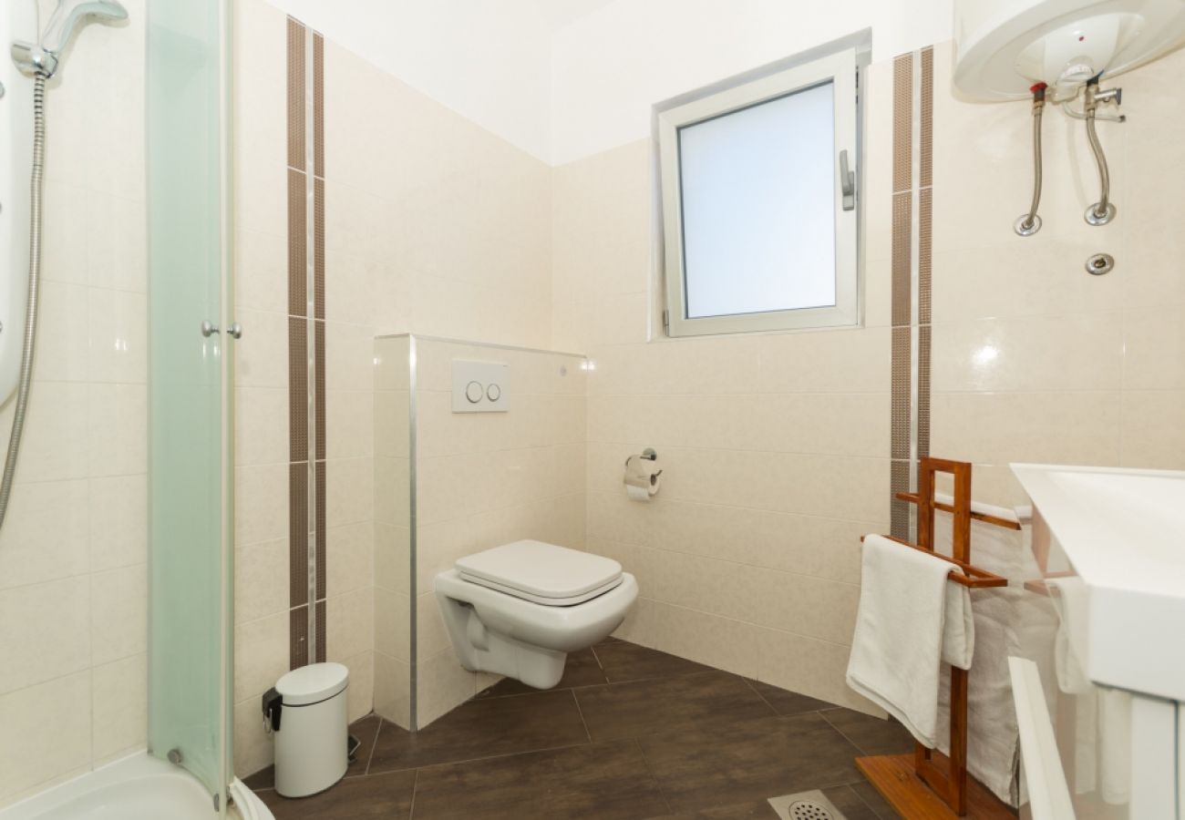 Apartament w Tribunj - Apartament w Tribunj z Widok na morze, taras, Klimatyzacja, WIFI (4265-1)