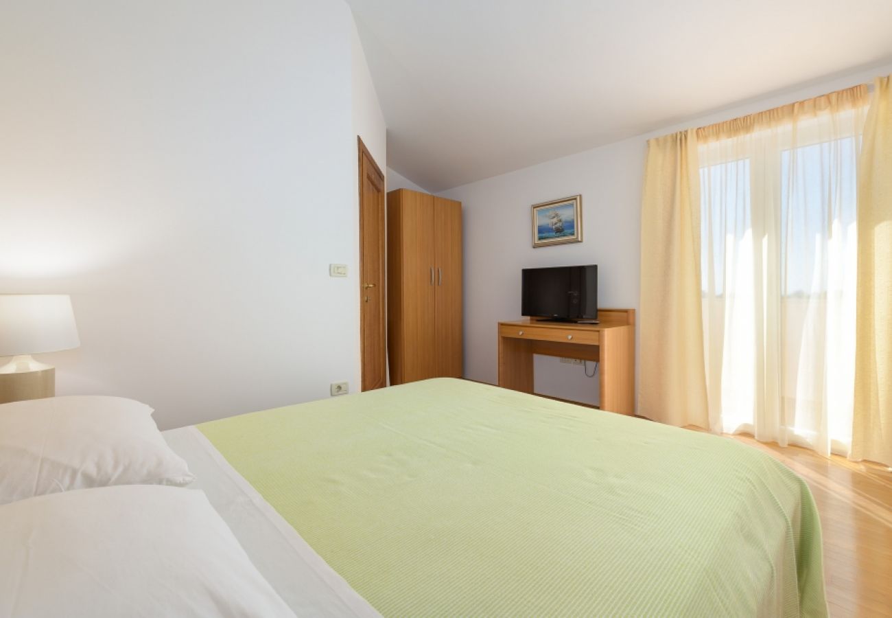 Apartament w Bašanija - Apartament w Bašanija z Widok na morze, taras, Klimatyzacja, WIFI (113-3)