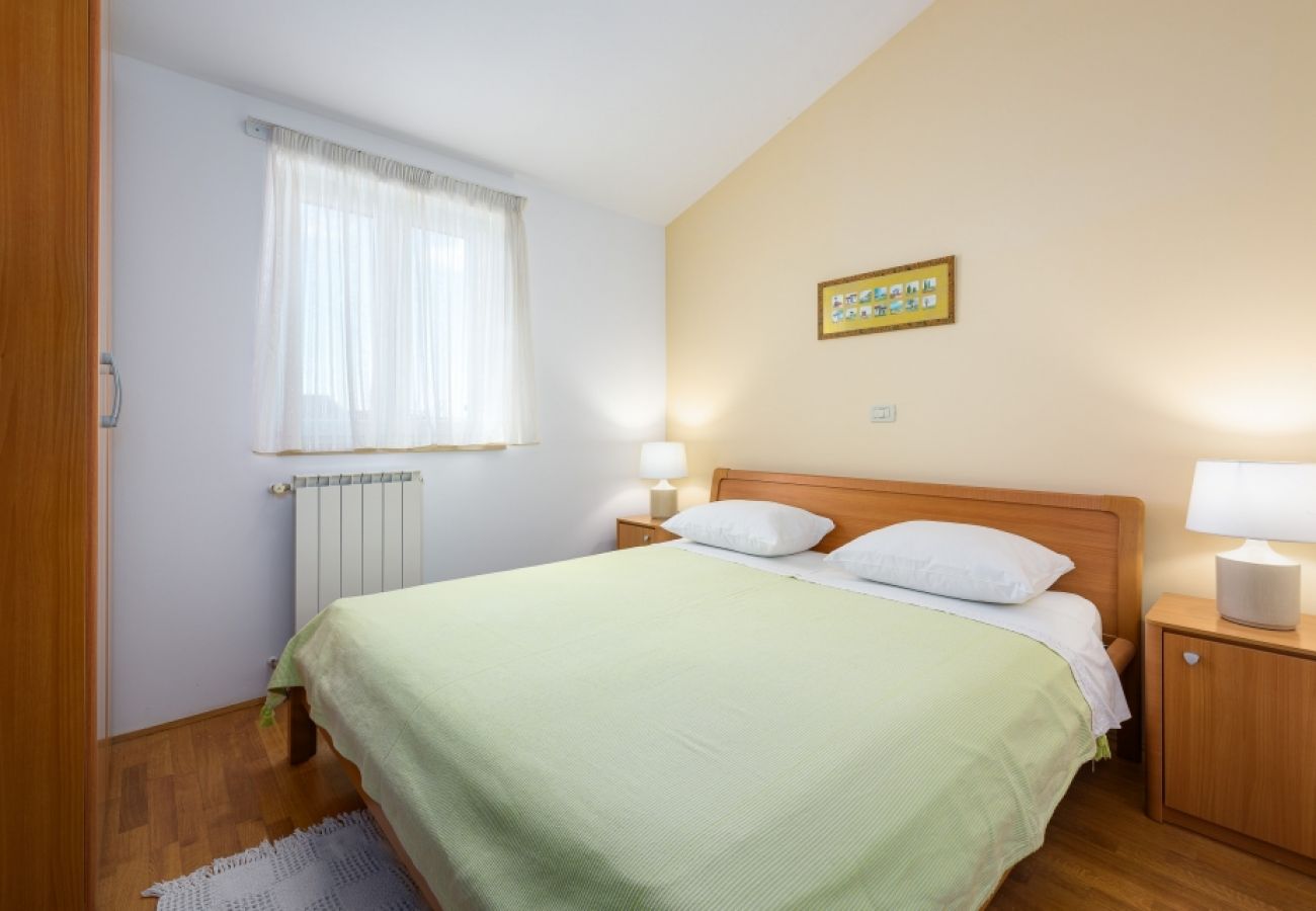 Apartament w Bašanija - Apartament w Bašanija z Widok na morze, taras, Klimatyzacja, WIFI (113-3)