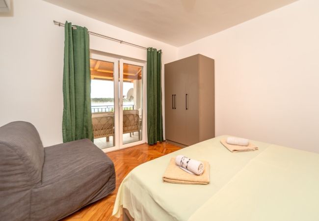 Apartament w Rab - Apartament in Barbat z Widok na morze, balkon, Klimatyzacja (660-5) Apartament w Rab - Apartament in Barbat z Widok na morze, balkon, Klimatyzacja (660-5)