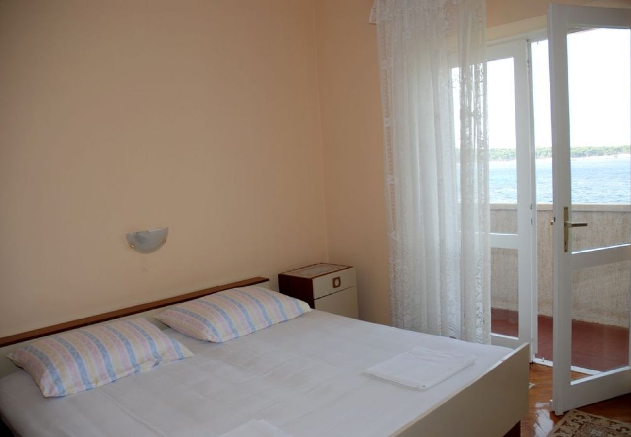 Apartament w Rab - Apartament in Barbat z Widok na morze, balkon, Klimatyzacja (660-5)