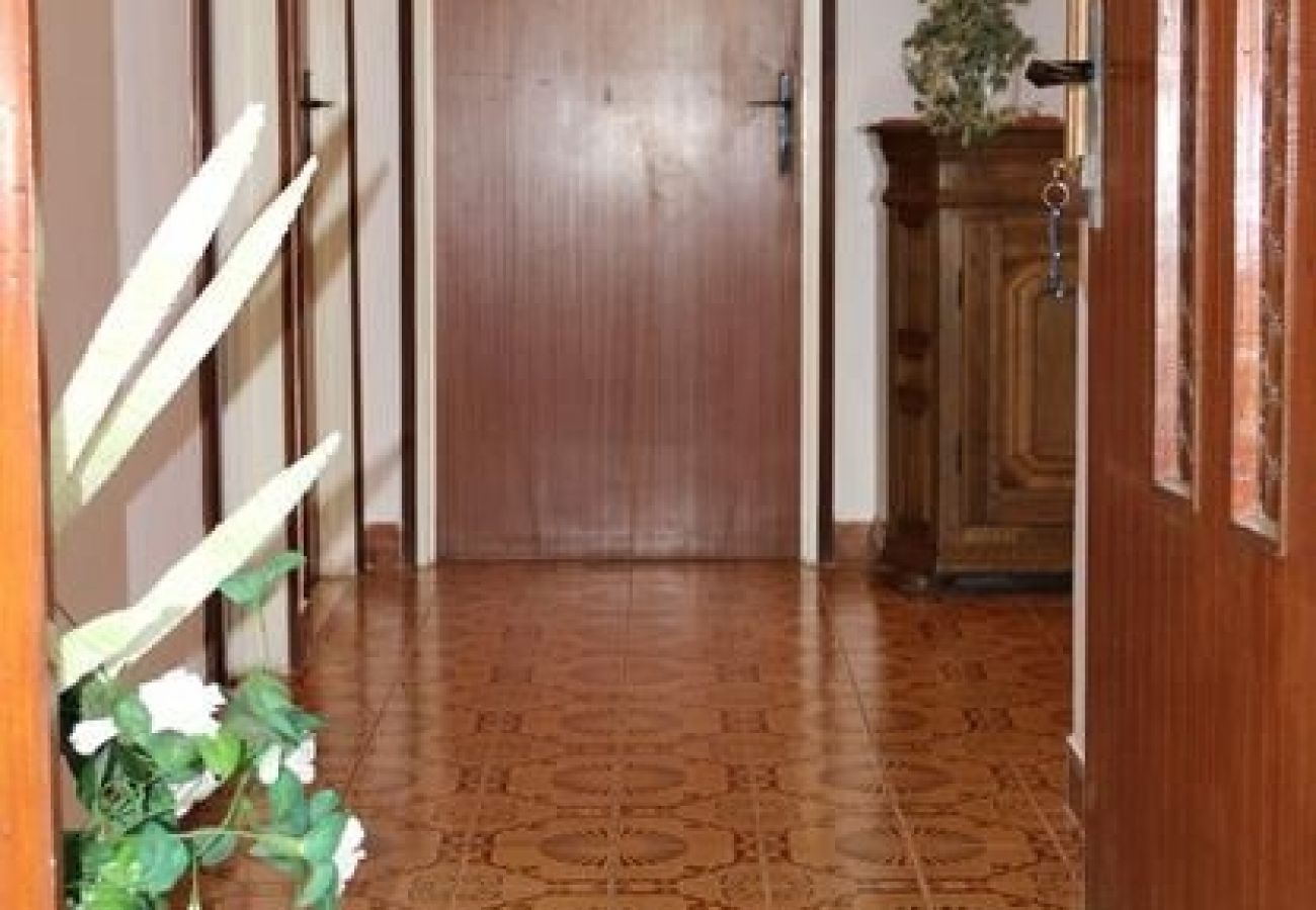 Apartament w Supetar - Apartament w Supetar z taras, Klimatyzacja, WIFI, Pralka (4300-2)