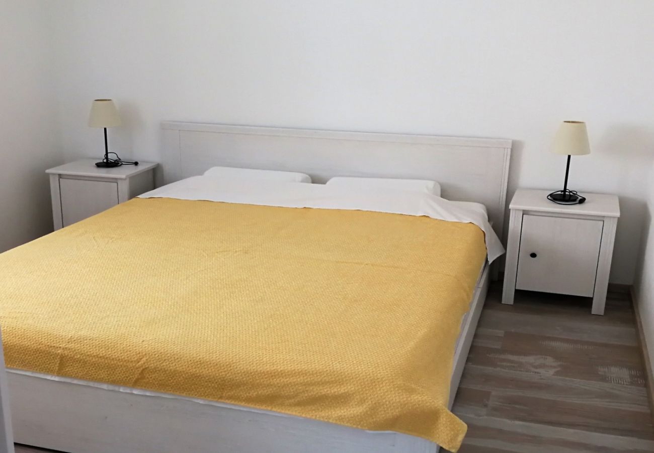 Apartament w Tribunj - Apartament w Tribunj z Widok na morze, balkon, Klimatyzacja, WIFI (4303-3)