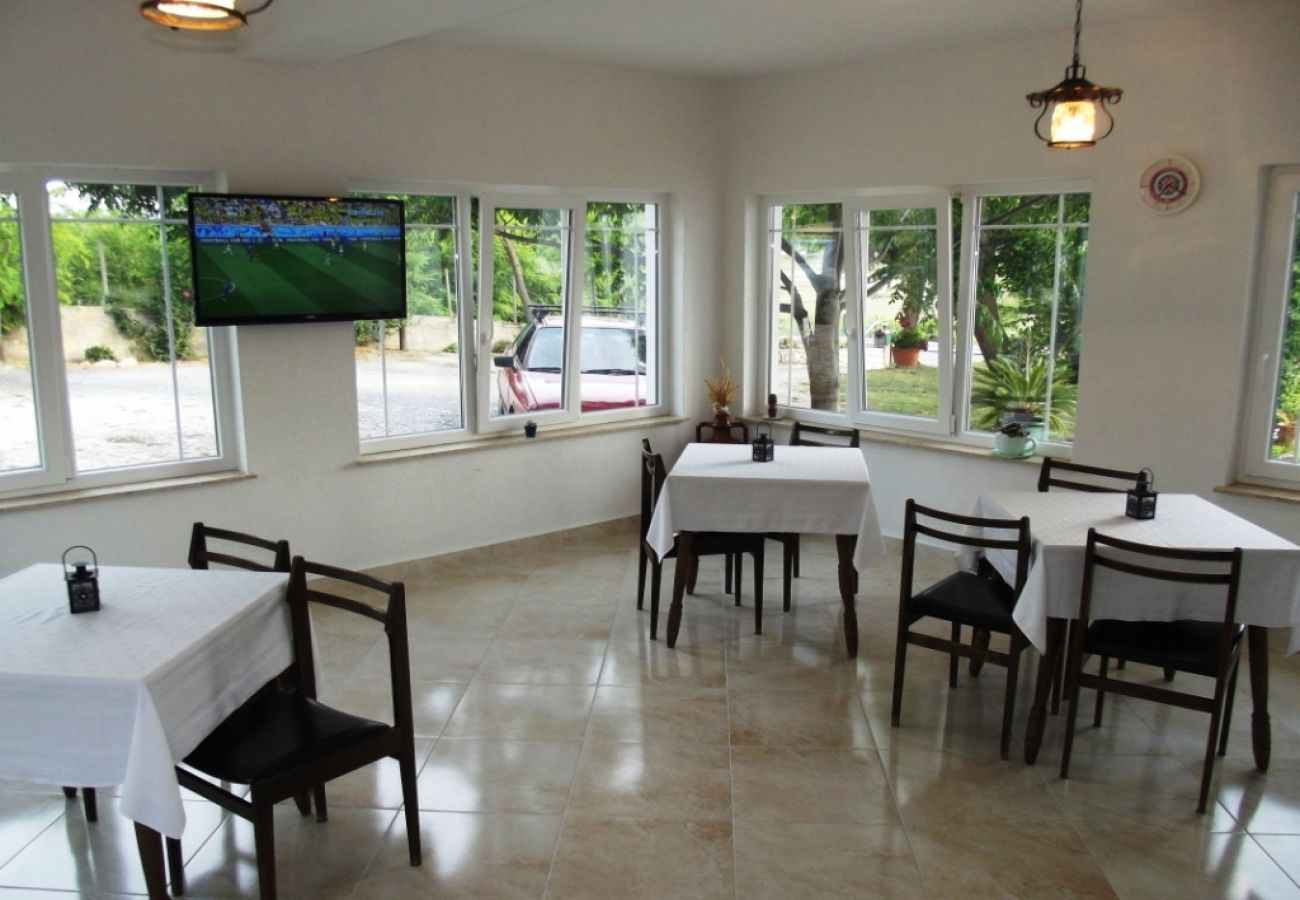 Apartament w Supetarska Draga - Apartament w Supetarska Draga z Widok na morze, balkon, Klimatyzacja, WIFI (4325-1)