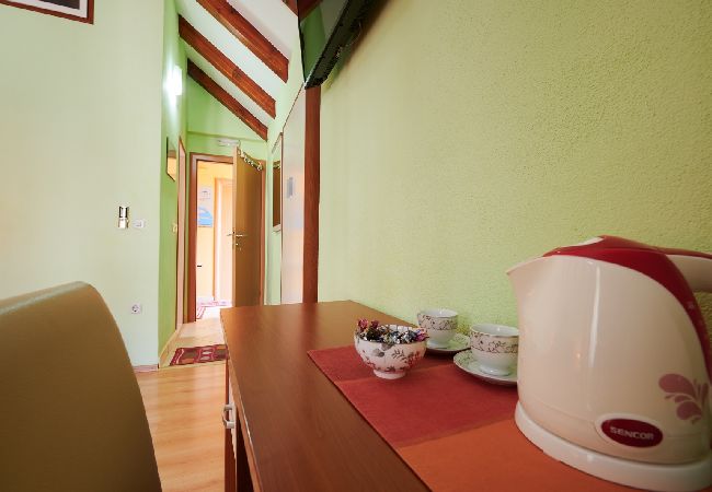 Pokój w Trogir - Pokój w Trogir z balkon, Klimatyzacja, WIFI (4324-3) Pokój w Trogir - Pokój w Trogir z balkon, Klimatyzacja, WIFI (4324-3)