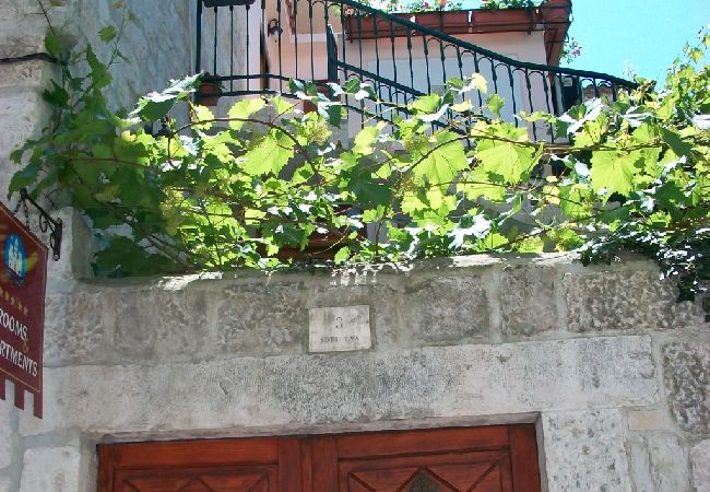 Pokój w Trogir - Pokój w Trogir z balkon, Klimatyzacja, WIFI (4324-3) Pokój w Trogir - Pokój w Trogir z balkon, Klimatyzacja, WIFI (4324-3)