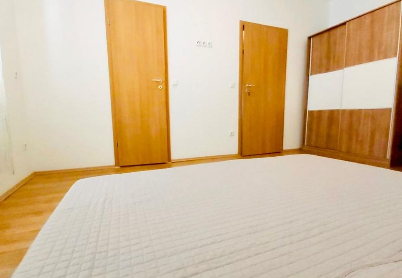 Apartament w Supetarska Draga - Apartament w Supetarska Draga z Widok na morze, balkon, Klimatyzacja, WIFI (4325-2)