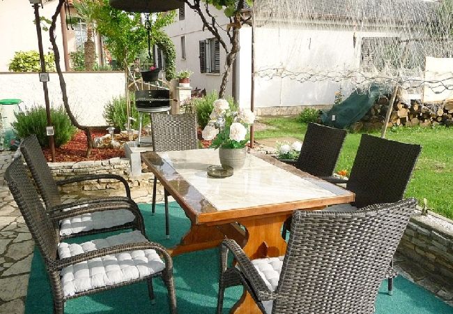 Apartament w Fažana - Apartament w Fažana z Widok na morze, balkon, Klimatyzacja, WIFI (4348-1) Apartament w Fažana - Apartament w Fažana z Widok na morze, balkon, Klimatyzacja, WIFI (4348-1)