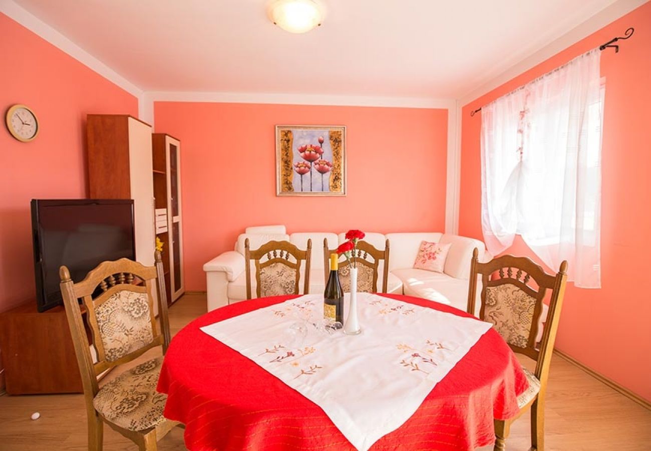 Apartament w Lopar - Apartament w Lopar z taras, Klimatyzacja, WIFI, Pralka (4360-3)