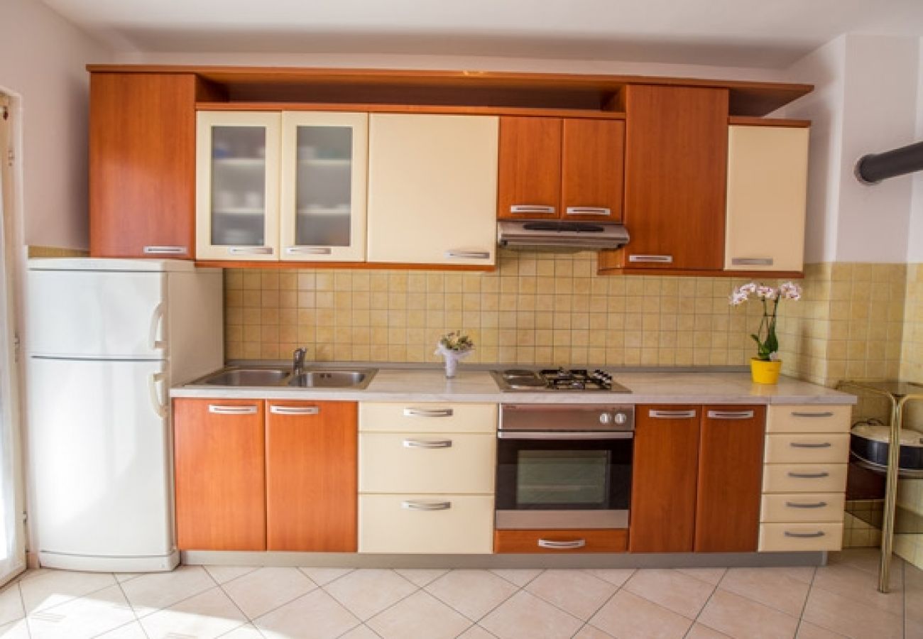 Apartament w Lopar - Apartament w Lopar z taras, Klimatyzacja, WIFI, Pralka (4360-3)