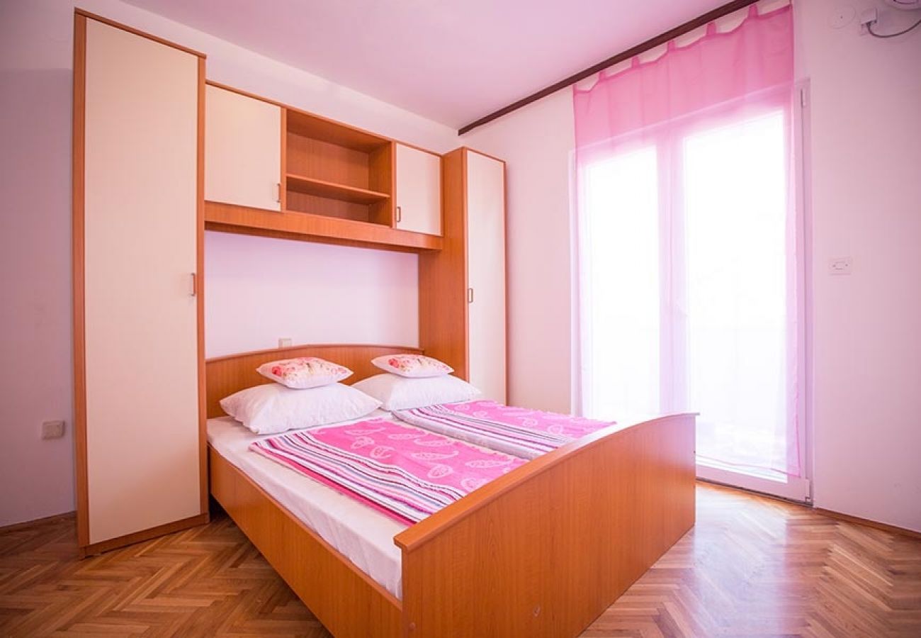 Apartament w Lopar - Apartament w Lopar z taras, Klimatyzacja, WIFI, Pralka (4360-3)