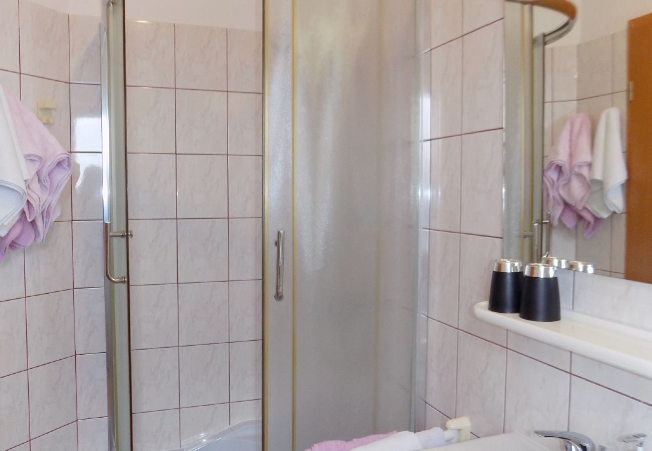 Apartament w Mošcenicka Draga - Apartament w Mošćenička Draga z Widok na morze, taras, Klimatyzacja, WIFI (4364-5)