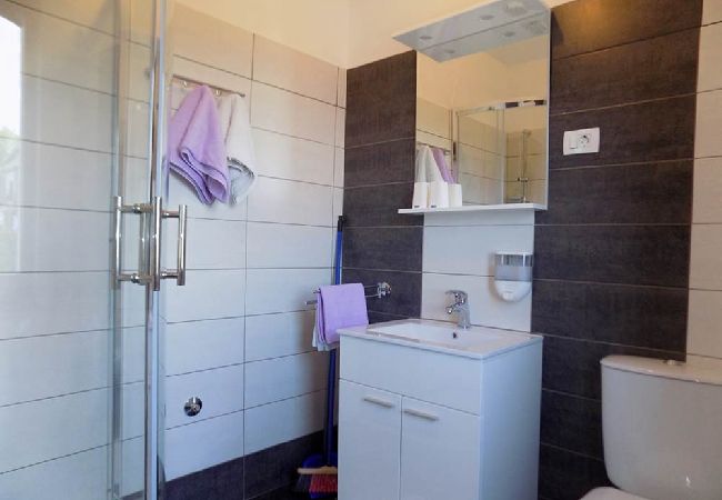 Apartament w Mošcenicka Draga - Apartament w Mošćenička Draga z Widok na morze, taras, Klimatyzacja, WIFI (4364-6) Apartament w Mošcenicka Draga - Apartament w Mošćenička Draga z Widok na morze, taras, Klimatyzacja, WIFI (4364-6)