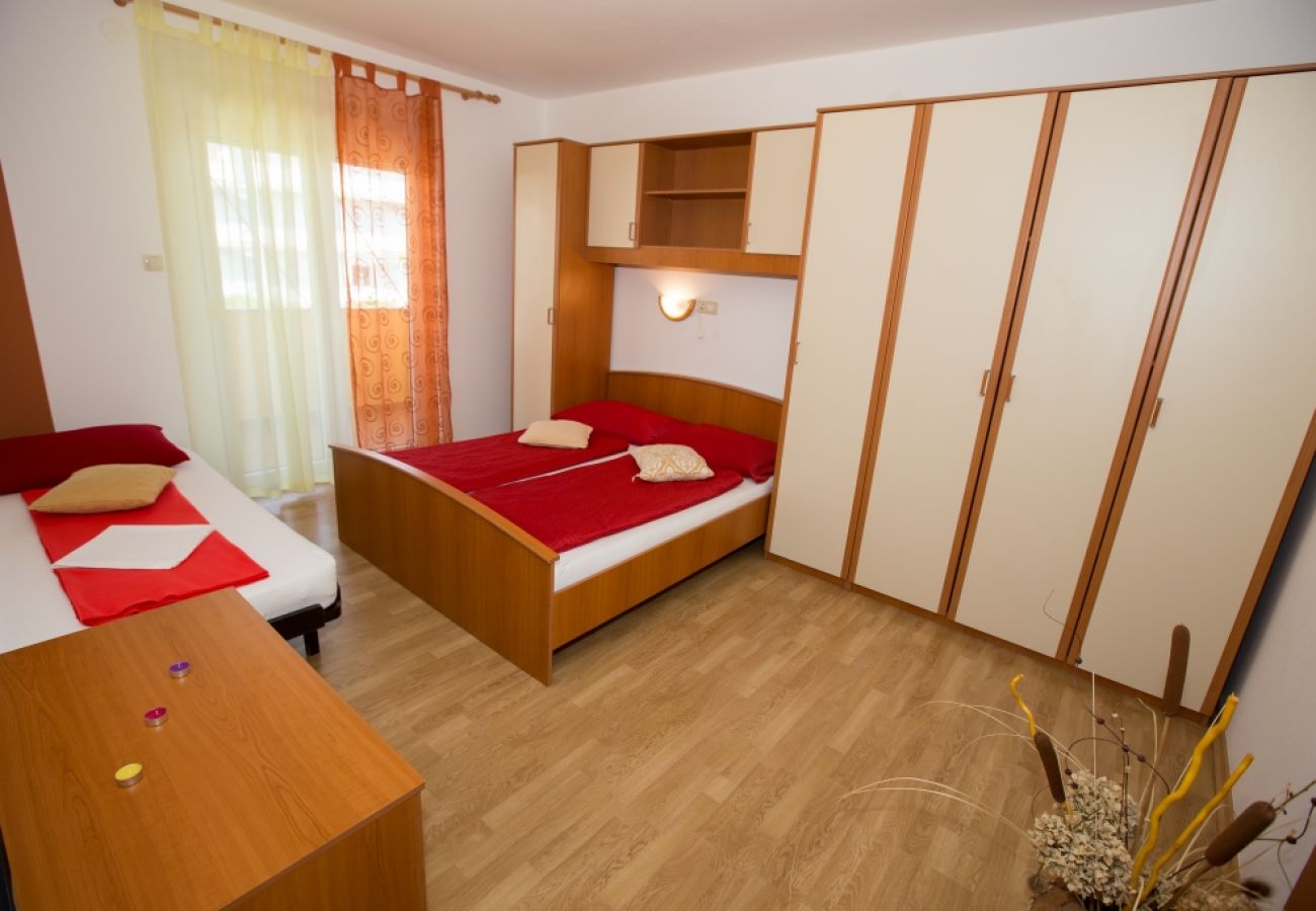 Apartament w Lopar - Apartament w Lopar z balkon, Klimatyzacja, WIFI, Pralka (73-3)