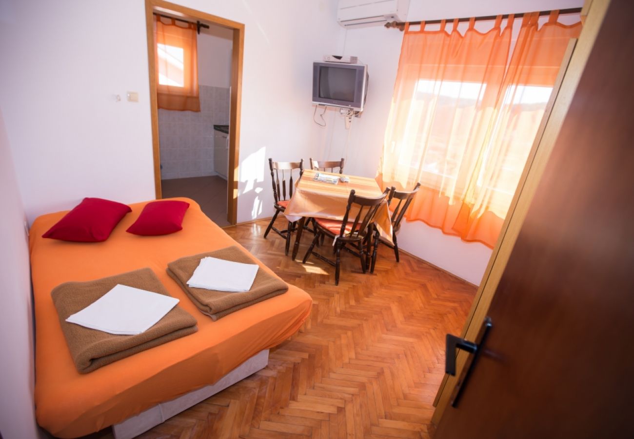 Apartament w Lopar - Apartament w Lopar z Widok na morze, taras, Klimatyzacja, WIFI (178-4)