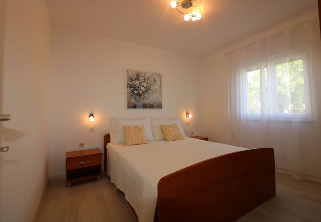 Dom w Porec - Domek wypoczynkowy w Poreč z taras, Klimatyzacja, WIFI, Zmywarka (4400-6) Dom w Porec - Domek wypoczynkowy w Poreč z taras, Klimatyzacja, WIFI, Zmywarka (4400-6)