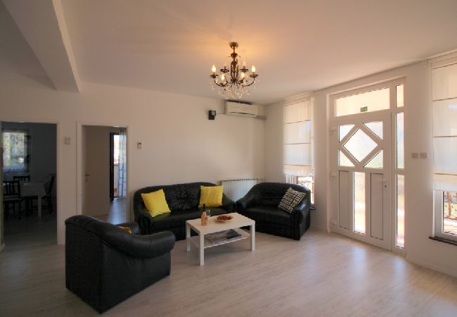 Apartament w Porec - Apartament w Poreču z tarasem, klimatyzacją, Wi-Fi, zmywarką (4400-10) Apartament w Porec - Apartament w Poreču z tarasem, klimatyzacją, Wi-Fi, zmywarką (4400-10)