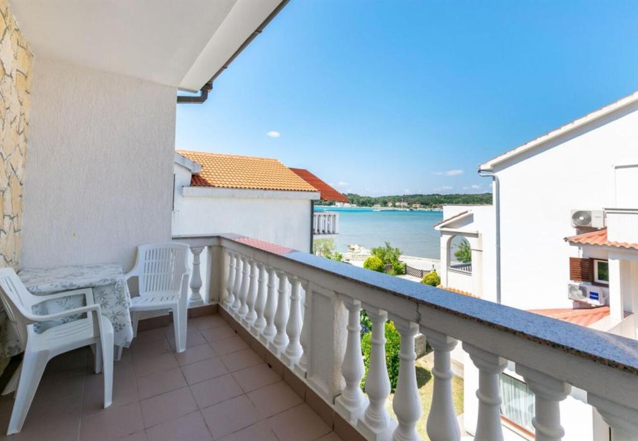 Apartament w Lopar - Apartament w Lopar z Widok na morze, taras, Klimatyzacja, WIFI (4419-2)