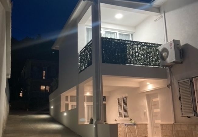 Apartament w Jelsa - Apartament w Jelsa z taras, Klimatyzacja, WIFI (4440-1) Apartament w Jelsa - Apartament w Jelsa z taras, Klimatyzacja, WIFI (4440-1)