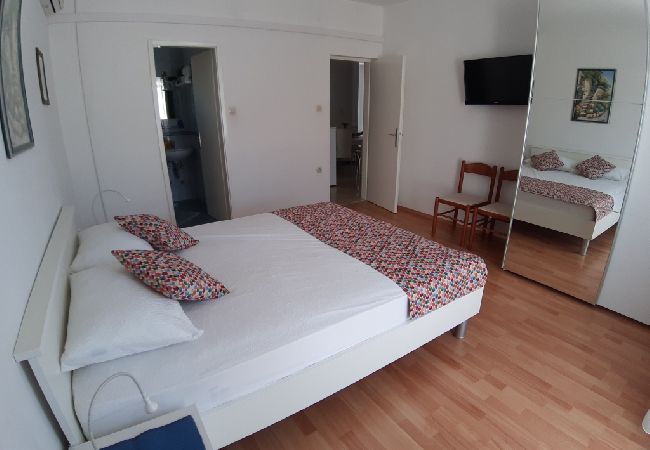 Apartament w Jelsa - Apartament w Jelsa z taras, Klimatyzacja, WIFI (4440-2) Apartament w Jelsa - Apartament w Jelsa z taras, Klimatyzacja, WIFI (4440-2)