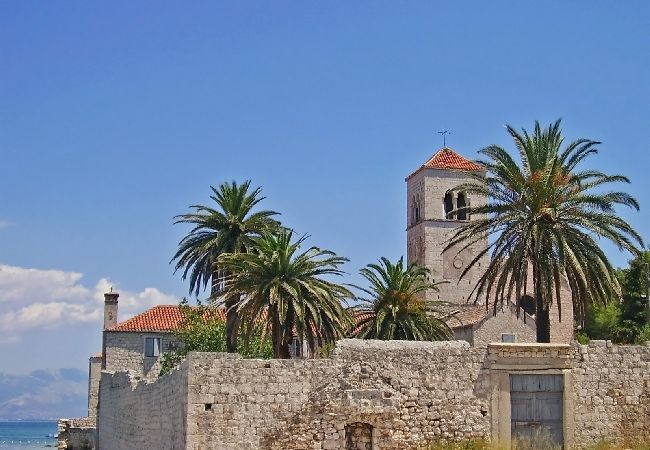 Dom w Okrug Gornji - Robinson dom w Okrug Gornji z Widok na morze, taras (4452-1) Dom w Okrug Gornji - Robinson dom w Okrug Gornji z Widok na morze, taras (4452-1)