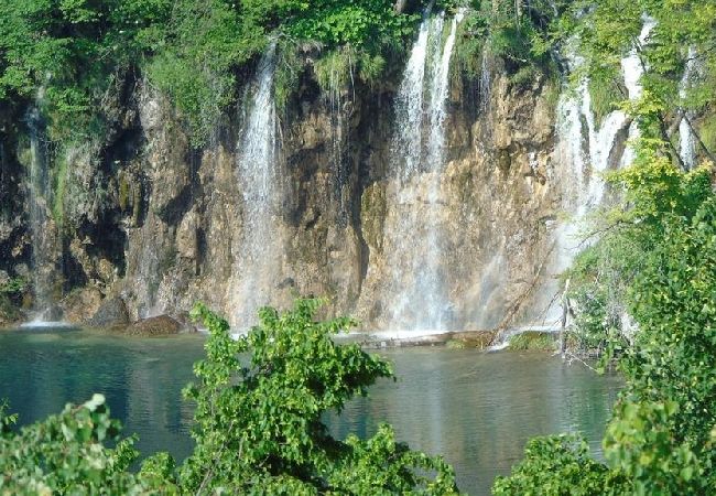 Dom w Rakovica - Domek wypoczynkowy w Rakovica z taras, WIFI, Pralka (4488-1) Dom w Rakovica - Domek wypoczynkowy w Rakovica z taras, WIFI, Pralka (4488-1)