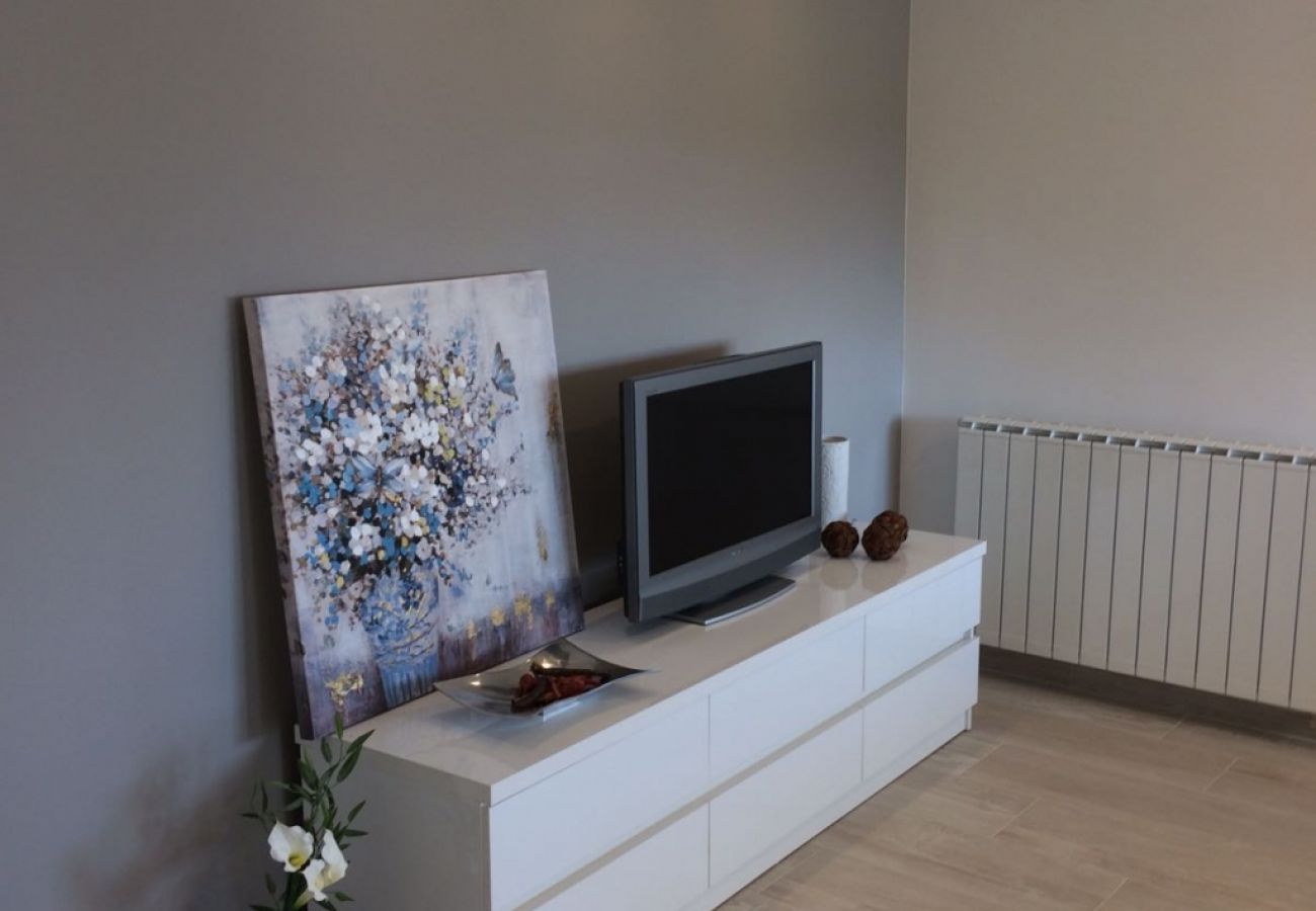 Apartament w Podgora - Apartament w Podgora z Widok na morze, taras, Klimatyzacja, WIFI (4492-3)