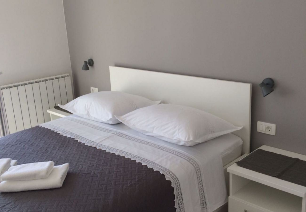 Apartament w Podgora - Apartament w Podgora z Widok na morze, taras, Klimatyzacja, WIFI (4492-3)