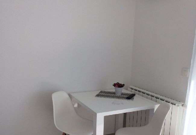 Studio w Podgora - Apartament Studio w Podgora z Widok na morze, balkon, Klimatyzacja, WIFI (4492-4) Studio w Podgora - Apartament Studio w Podgora z Widok na morze, balkon, Klimatyzacja, WIFI (4492-4)