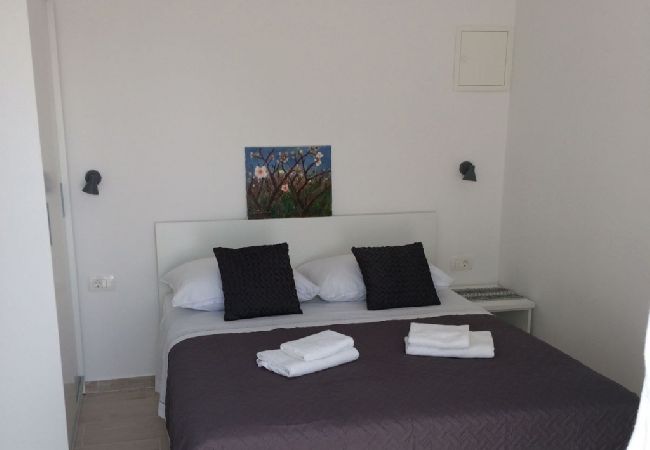 Studio w Podgora - Apartament Studio w Podgora z Widok na morze, balkon, Klimatyzacja, WIFI (4492-4) Studio w Podgora - Apartament Studio w Podgora z Widok na morze, balkon, Klimatyzacja, WIFI (4492-4)