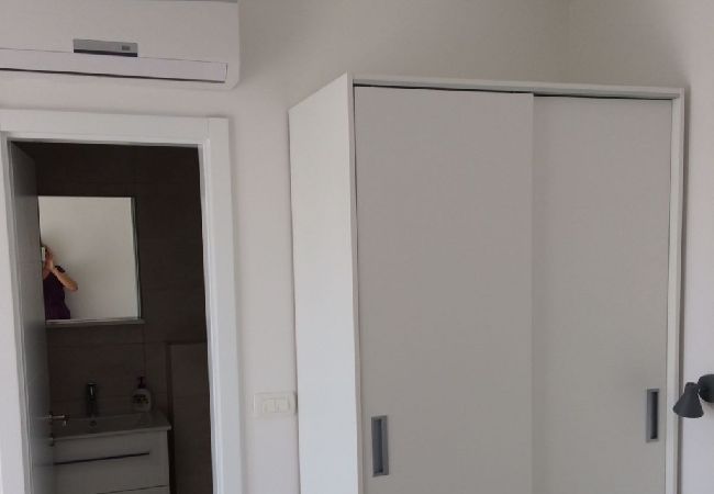 Studio w Podgora - Apartament Studio w Podgora z Widok na morze, balkon, Klimatyzacja, WIFI (4492-4) Studio w Podgora - Apartament Studio w Podgora z Widok na morze, balkon, Klimatyzacja, WIFI (4492-4)