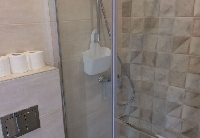 Studio w Podgora - Apartament Studio w Podgora z Widok na morze, balkon, Klimatyzacja, WIFI (4492-4) Studio w Podgora - Apartament Studio w Podgora z Widok na morze, balkon, Klimatyzacja, WIFI (4492-4)