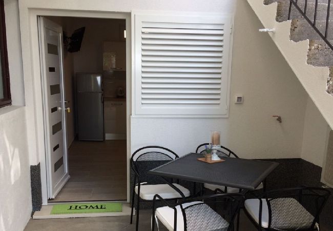 Apartament w Podgora - Apartament w Podgora z Widok na morze, taras, Klimatyzacja, WIFI (4492-1) Apartament w Podgora - Apartament w Podgora z Widok na morze, taras, Klimatyzacja, WIFI (4492-1)